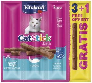 Лакомства за котки - Vitakraft Cat Stick Classic - Саламена пръчица с със сьомга 3 + 1 гратис